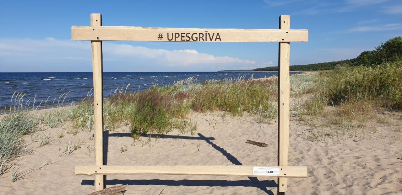 Kempings Stieres Un Majas Virtuve Upesgriva Eksteriør billede